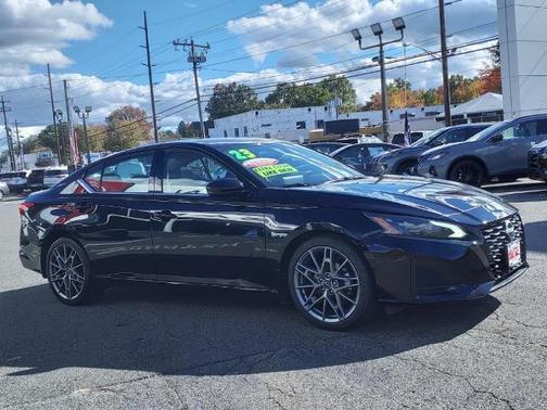2023 Nissan Altima 2.0 SR