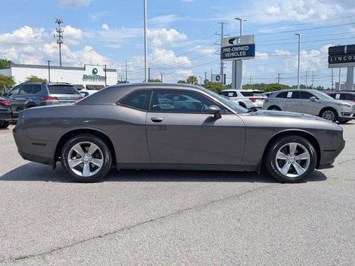 2015 Dodge Challenger SXT