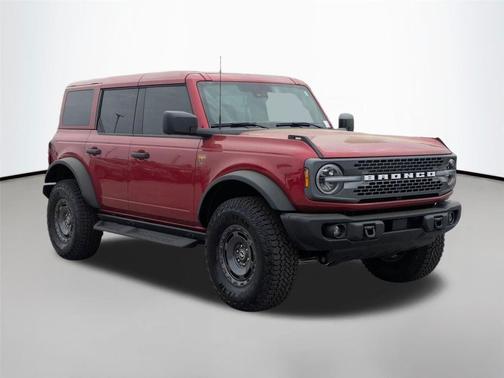 RUBY RED MET TNTD CLEARCOAT 2025 Ford Bronco Badlands