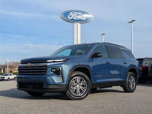 2025 Chevrolet Traverse LT