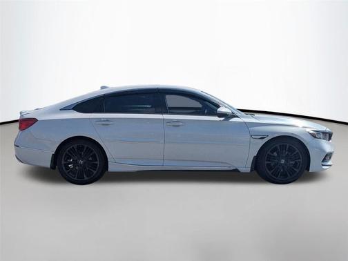 Platinum White Pearl 2018 Honda Accord Touring 2.0T