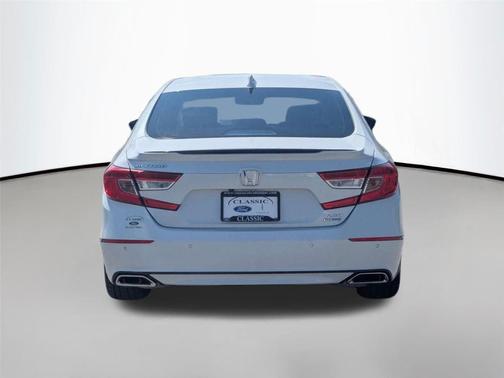 Platinum White Pearl 2018 Honda Accord Touring 2.0T