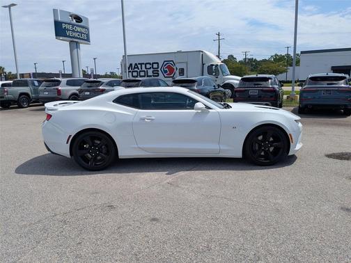 Summit White 2017 Chevrolet Camaro 1SS