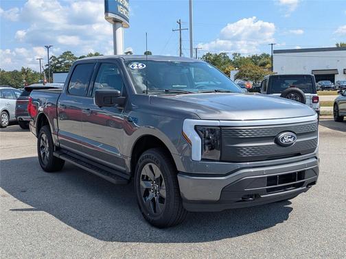 2025 Ford F-150 Lightning Flash