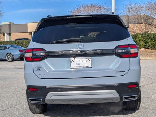 2023 Honda Pilot Touring 8-Passenger