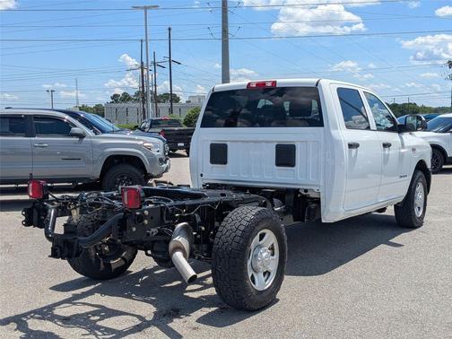 2022 RAM 2500 Tradesman Crew Cab 4x2 8' Box