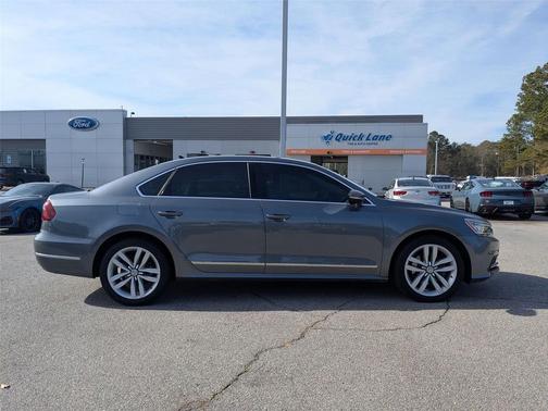 2017 Volkswagen Passat 1.8T SE w/Technology