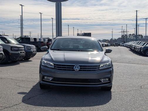 2017 Volkswagen Passat 1.8T SE w/Technology