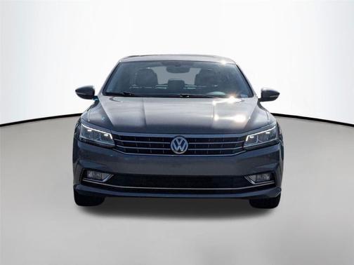 2017 Volkswagen Passat 1.8T SE w/Technology