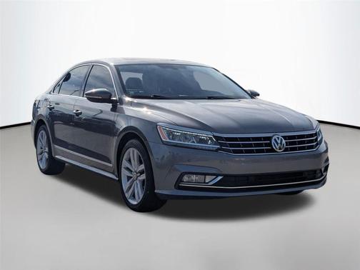 2017 Volkswagen Passat 1.8T SE w/Technology