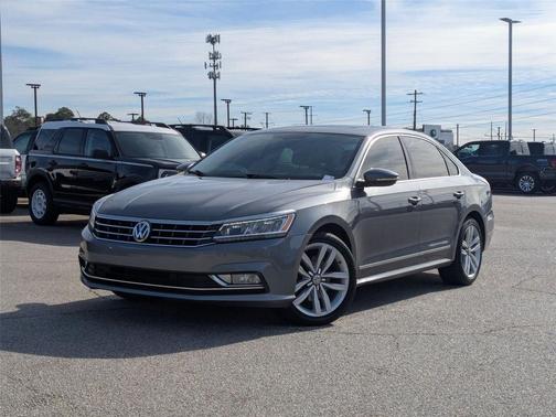 2017 Volkswagen Passat 1.8T SE w/Technology