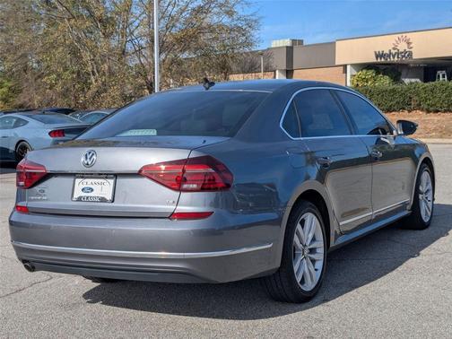 2017 Volkswagen Passat 1.8T SE w/Technology