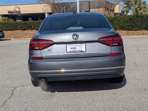 2017 Volkswagen Passat 1.8T SE w/Technology