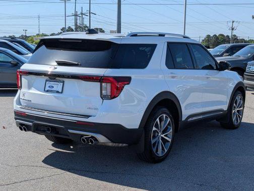 2025 Ford Explorer Platinum