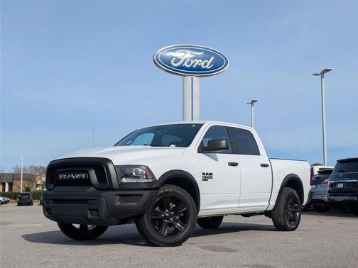 2024 RAM 1500 Classic Warlock Crew Cab 4x2 5'7' Box