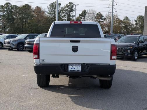 2024 RAM 1500 Classic Warlock Crew Cab 4x2 5'7' Box