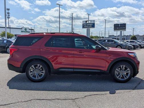 2024 Ford Explorer XLT