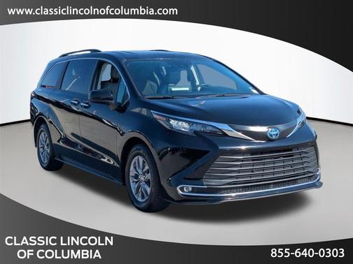 2024 Toyota Sienna XLE