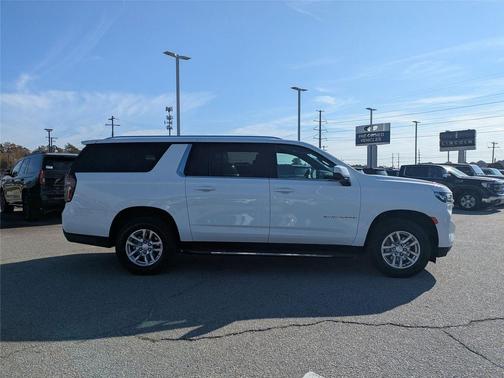 2024 Chevrolet Suburban LT