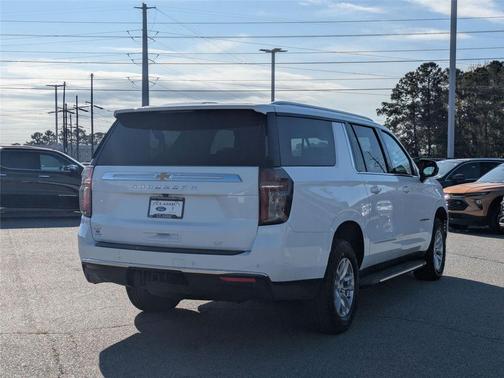 2024 Chevrolet Suburban LT