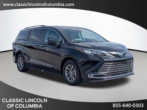 2024 Toyota Sienna XLE