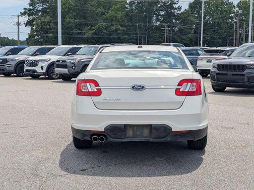 2010 Ford Taurus SE