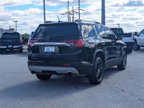 2017 GMC Acadia SLT-1