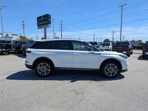 2022 Lincoln Corsair Standard