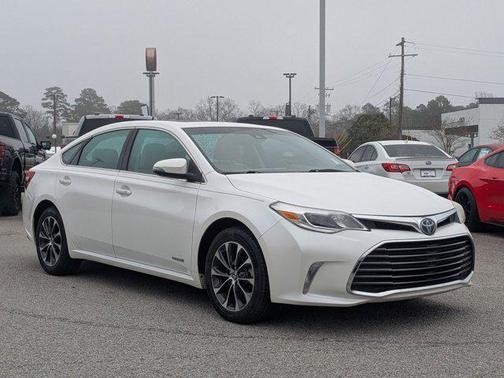 2018 Toyota Avalon Hybrid XLE Plus