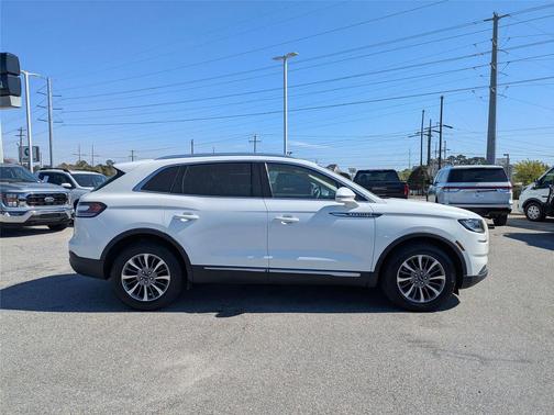 2022 Lincoln Nautilus Standard