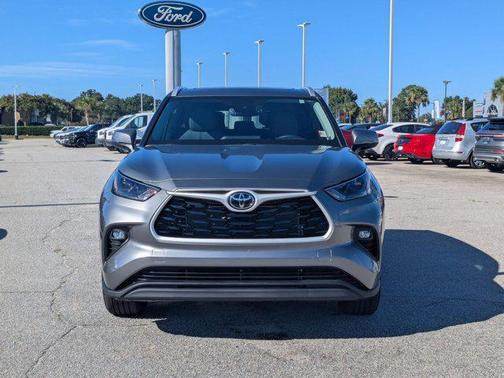 2025 Toyota Highlander XLE