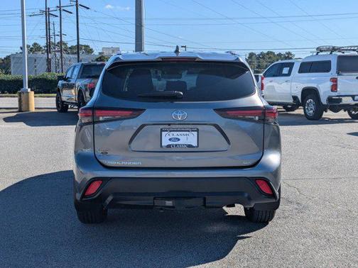2025 Toyota Highlander XLE