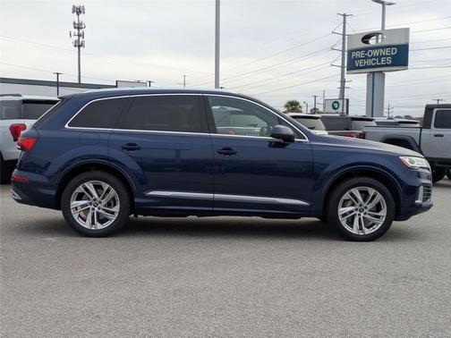 2021 Audi Q7 45 Premium Plus