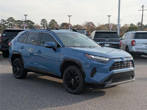 2023 Toyota RAV4 Hybrid SE
