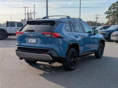 2023 Toyota RAV4 Hybrid SE