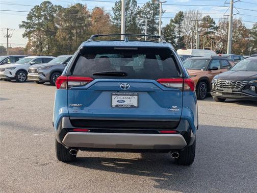 2023 Toyota RAV4 Hybrid SE