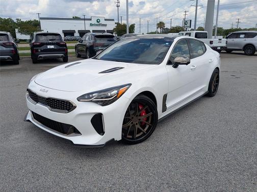 Snow White Pearl 2022 Kia Stinger GT2