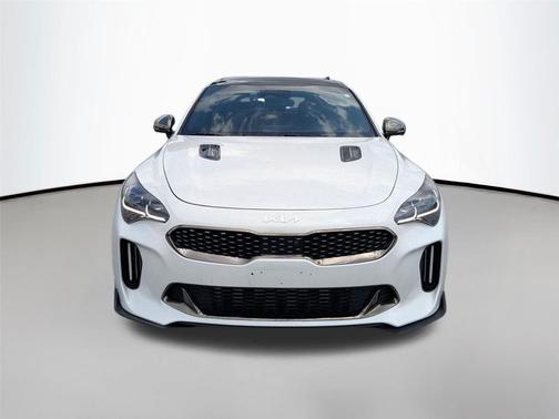 Snow White Pearl 2022 Kia Stinger GT2