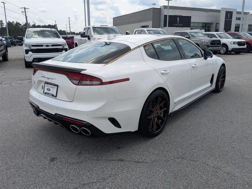 Snow White Pearl 2022 Kia Stinger GT2