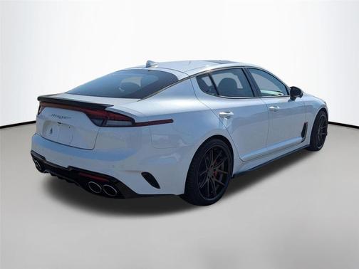 Snow White Pearl 2022 Kia Stinger GT2