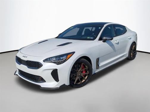 Snow White Pearl 2022 Kia Stinger GT2