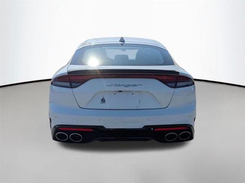 Snow White Pearl 2022 Kia Stinger GT2
