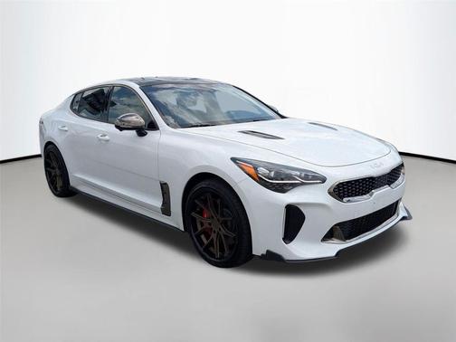 Snow White Pearl 2022 Kia Stinger GT2