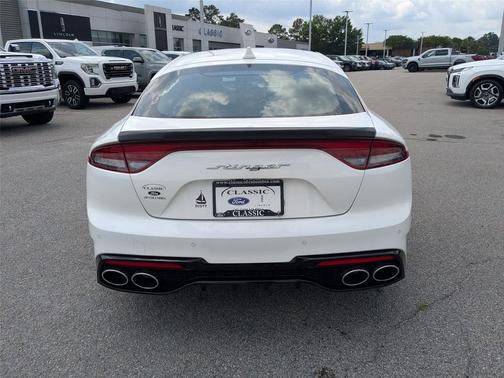 Snow White Pearl 2022 Kia Stinger GT2