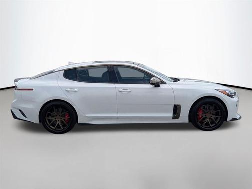 Snow White Pearl 2022 Kia Stinger GT2