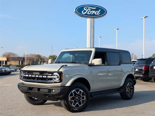2025 Ford Bronco Outer Banks