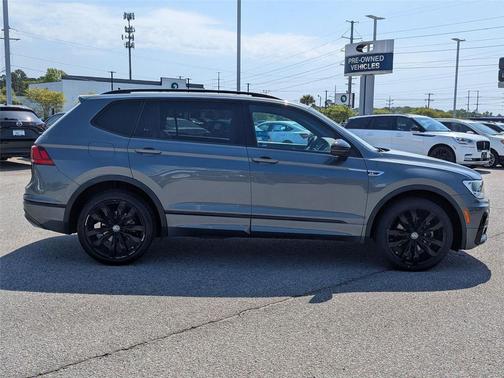 2021 Volkswagen Tiguan 2.0T SE R-Line Black