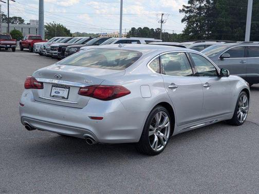 2017 INFINITI Q70L 3.7