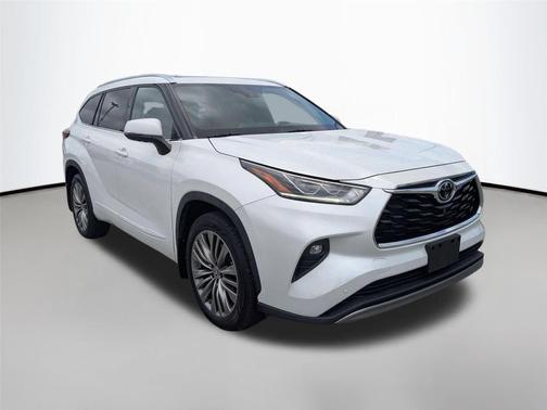 Wind Chill Pearl 2022 Toyota Highlander Platinum