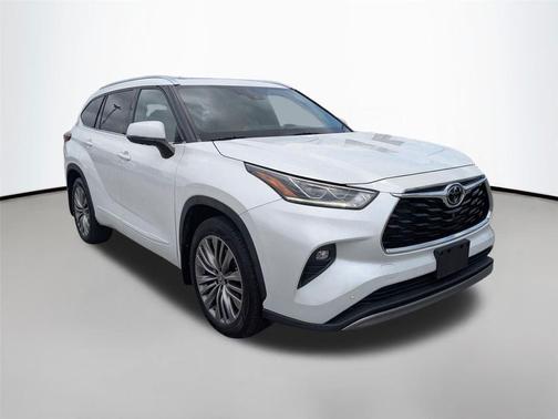 Wind Chill Pearl 2022 Toyota Highlander Platinum